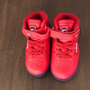 Red Navy White Fila F-13 USA 6 Infant’s